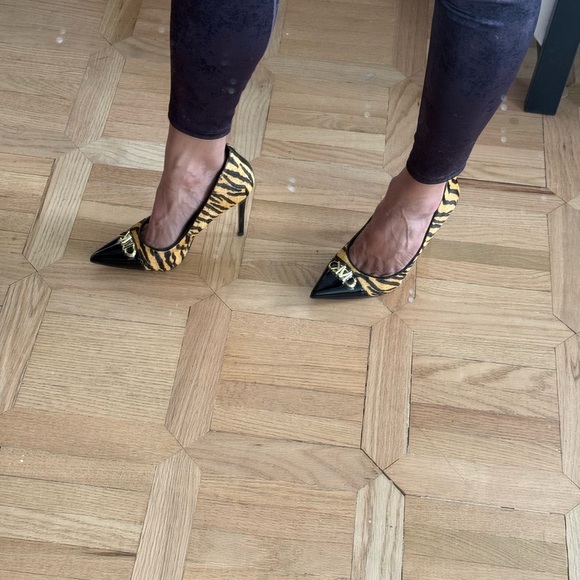 Michael Kors, Parker Tiger Print Calf Hair and Leather Pump (Size: 8/39) - Picture 7 of 9
